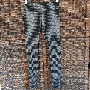 Zella Striped Leggings Small Black Grey Spacedye Stretch Athleisure Workout Gym